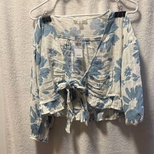American Eagle Outfitters Light Blue and White Floral Tie-Front Blouse